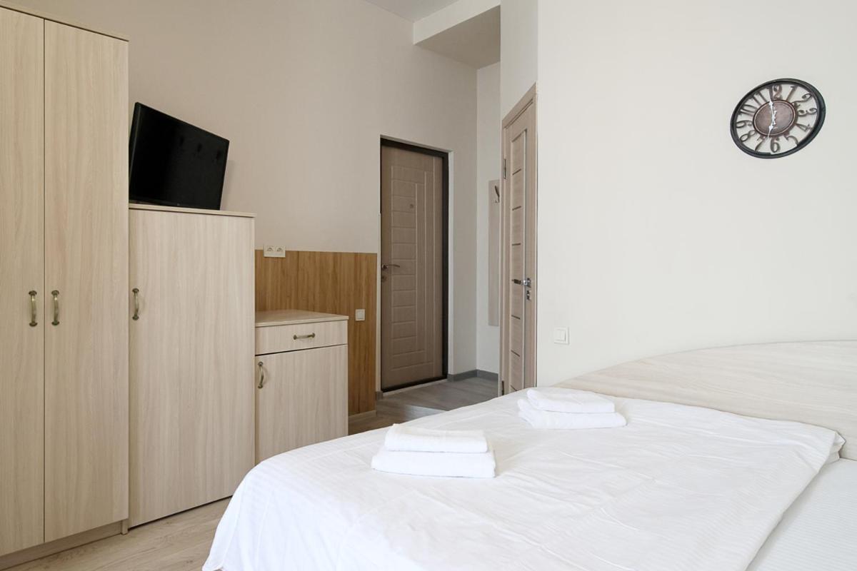 Buk Apartments On Doroshenka 25 Lviv Bagian luar foto