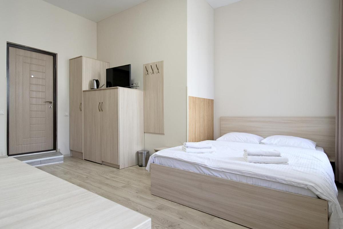 Buk Apartments On Doroshenka 25 Lviv Bagian luar foto