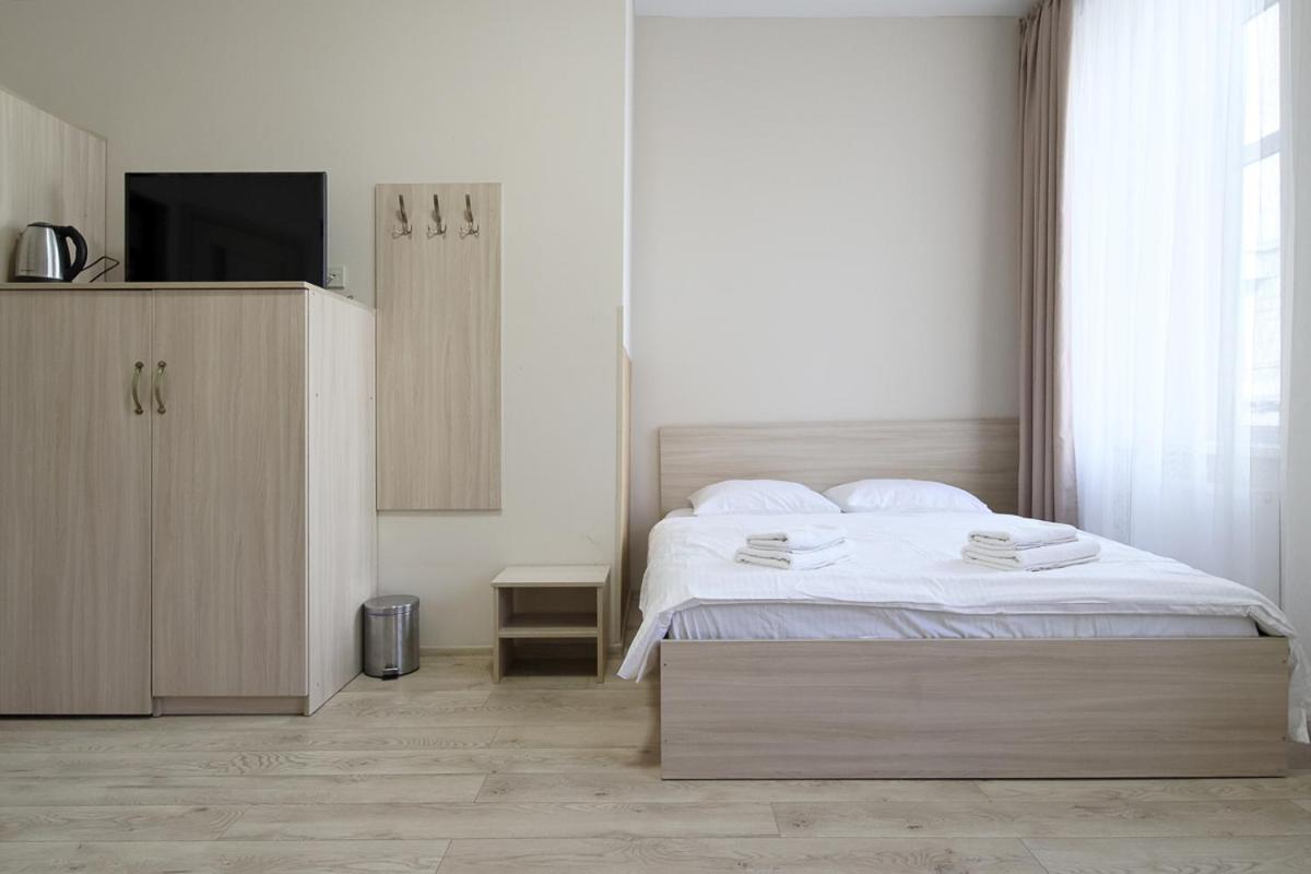 Buk Apartments On Doroshenka 25 Lviv Bagian luar foto