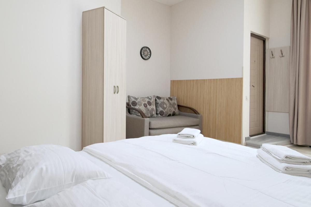 Buk Apartments On Doroshenka 25 Lviv Bagian luar foto