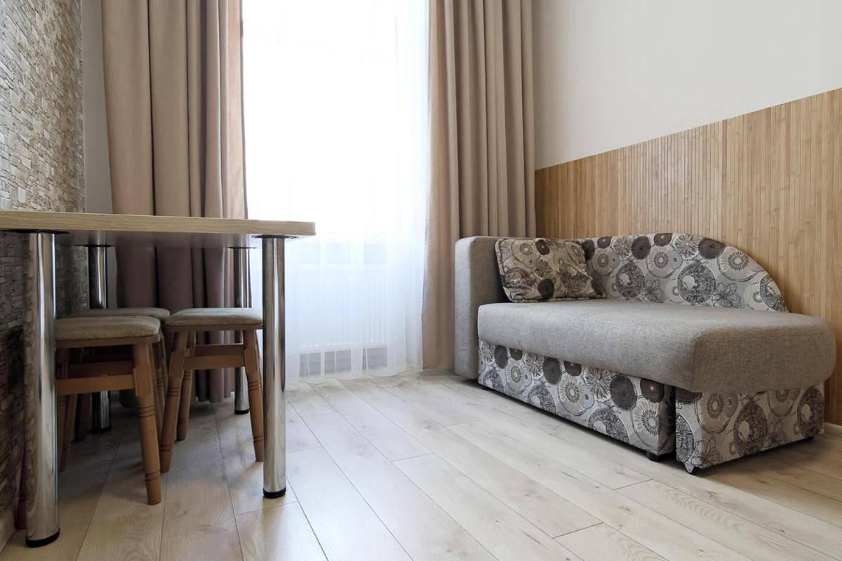 Buk Apartments On Doroshenka 25 Lviv Bagian luar foto