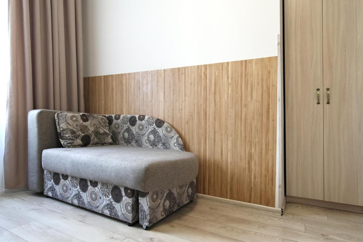 Buk Apartments On Doroshenka 25 Lviv Bagian luar foto
