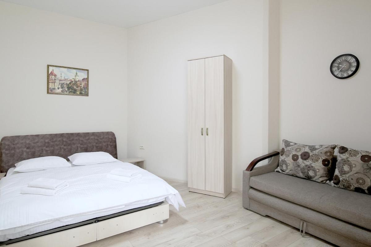 Buk Apartments On Doroshenka 25 Lviv Bagian luar foto