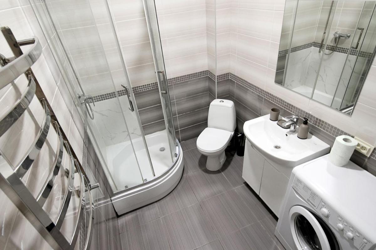 Buk Apartments On Doroshenka 25 Lviv Bagian luar foto