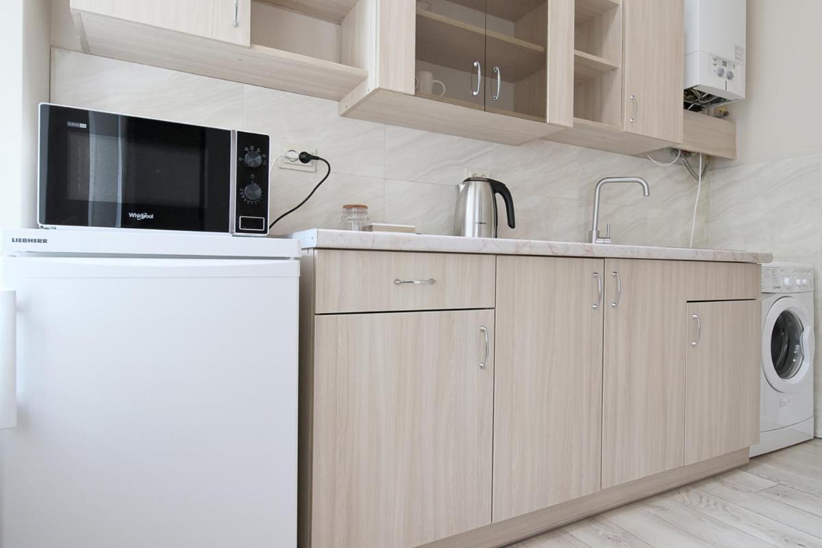 Buk Apartments On Doroshenka 25 Lviv Bagian luar foto