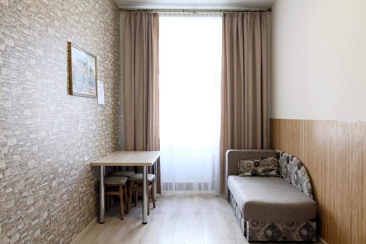 Buk Apartments On Doroshenka 25 Lviv Bagian luar foto