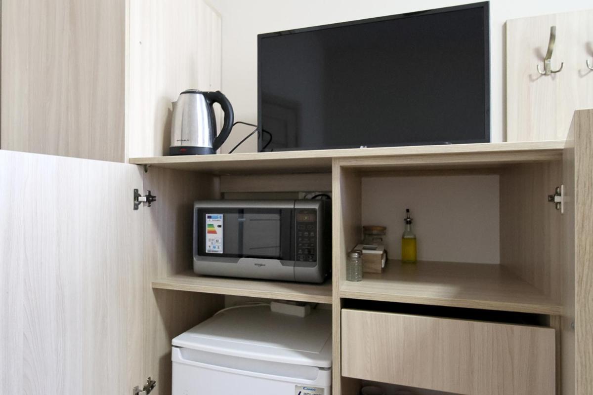 Buk Apartments On Doroshenka 25 Lviv Bagian luar foto